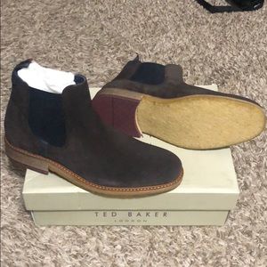 Ted Baker Bronzo Sued Chelsea Boot Size 9